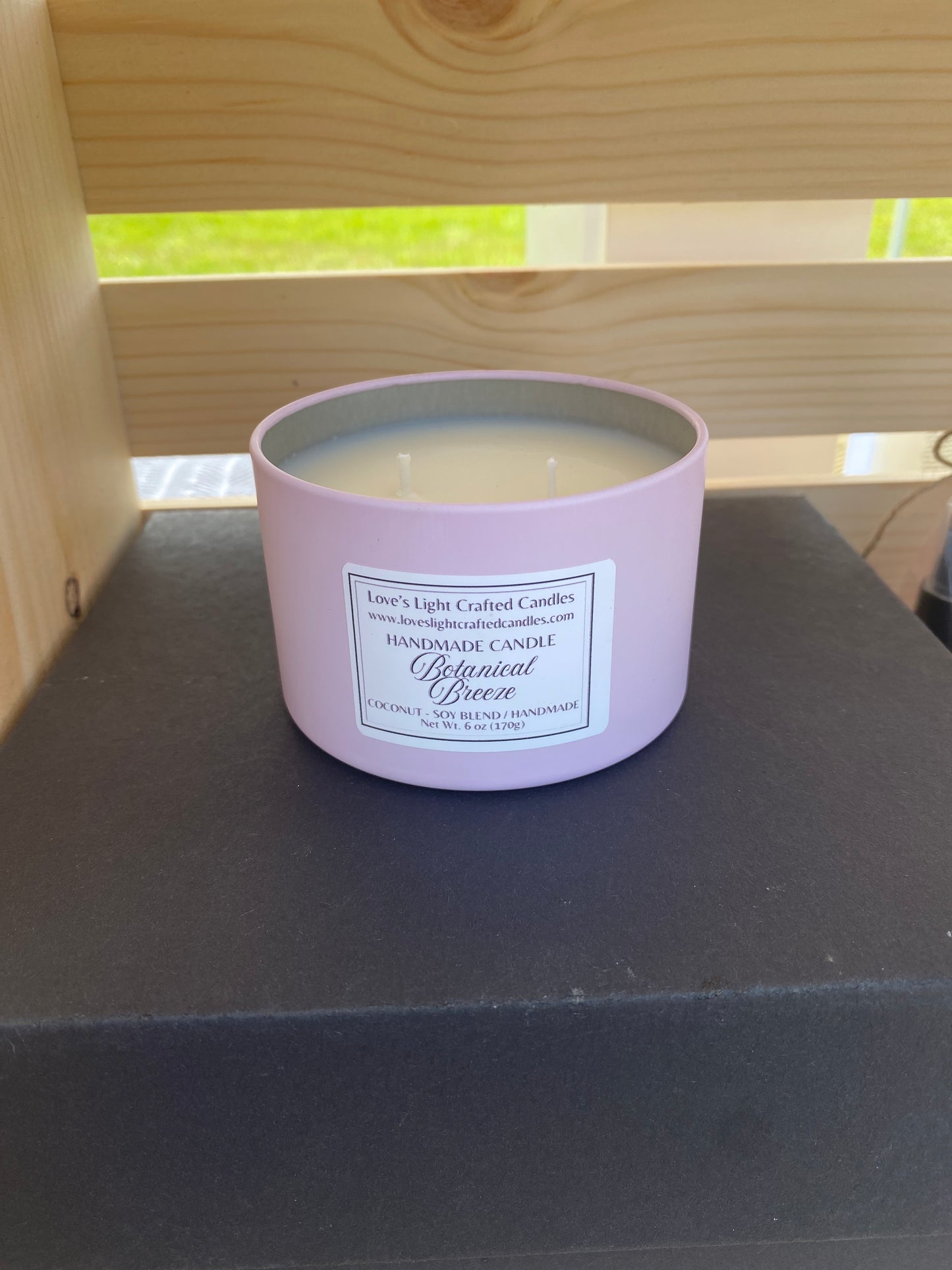 Botanical Breeze - 6 oz Tin Candle